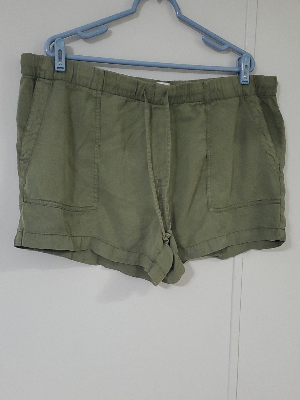 GAP Olive Green High-Waist Drawstring Shorts 100% LYOCELL